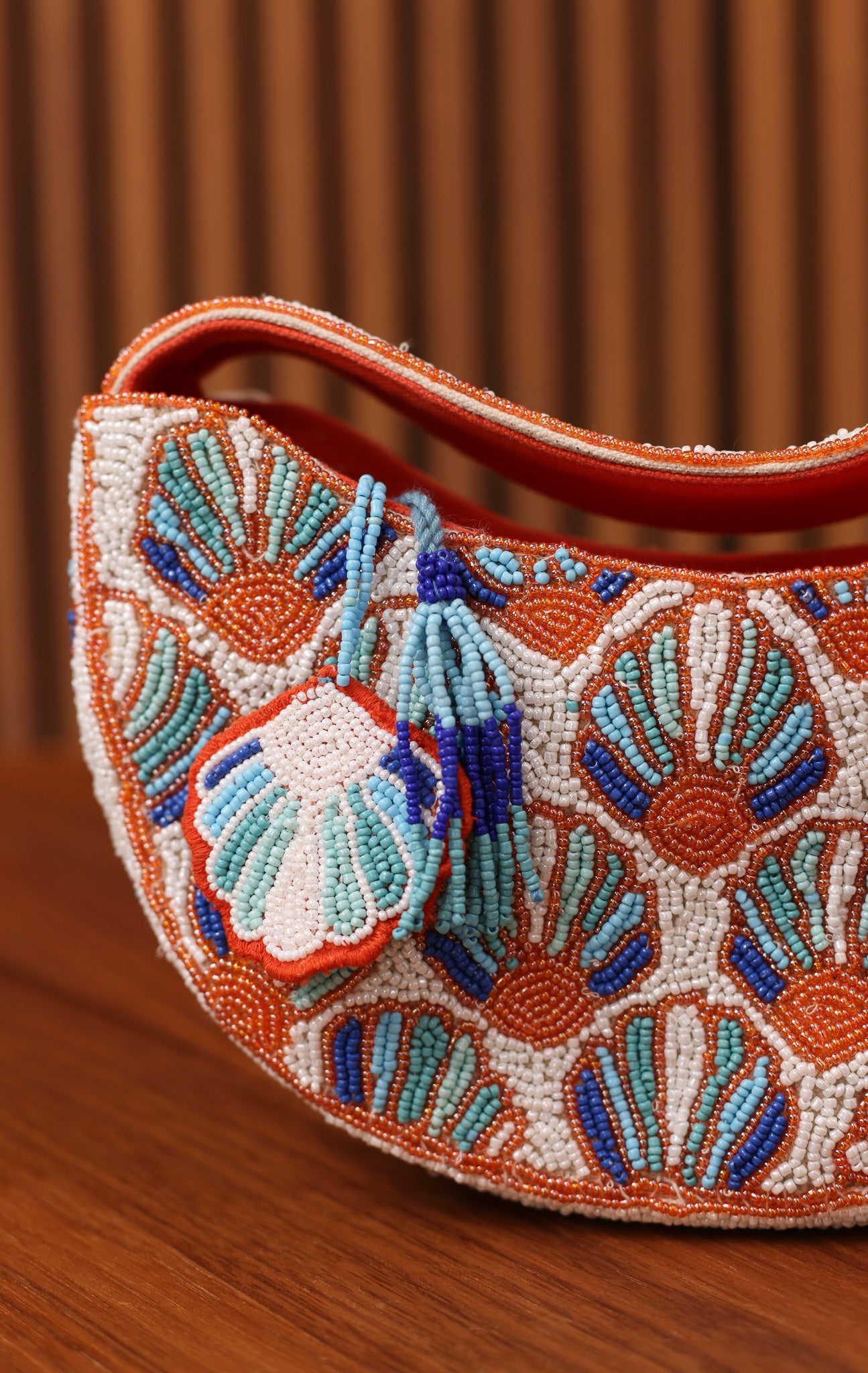 SHELL CRESCENTIC SHOULDER BAG