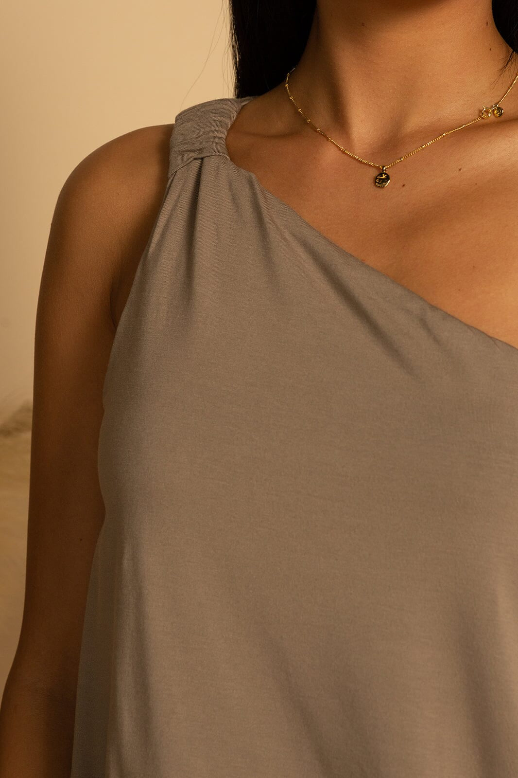 ONE SHOULDER BUBBLE TOP - COCOA - XS