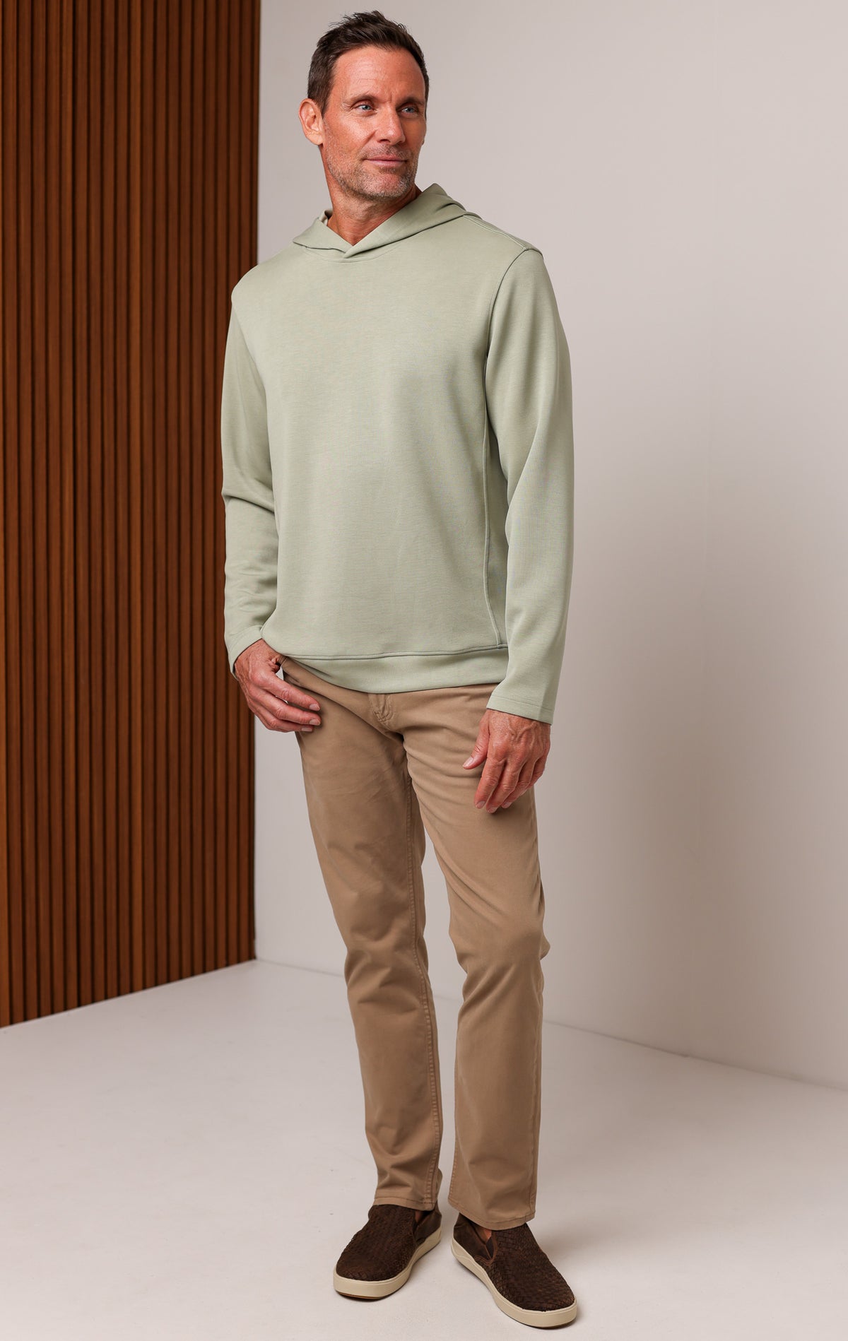BREAKWATER HOODIE