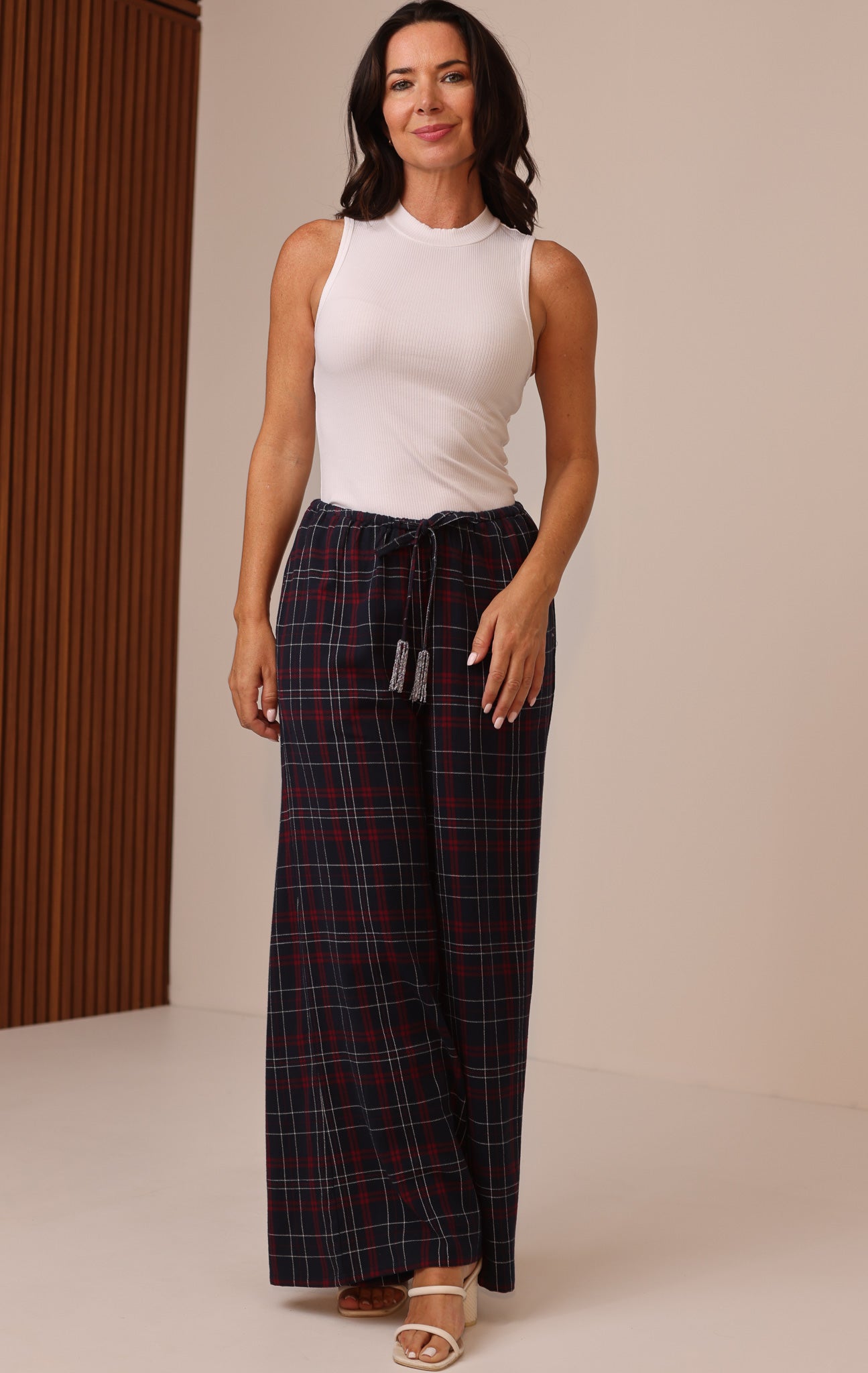 SARAH SLEEVELESS TANK - WHITE - XS