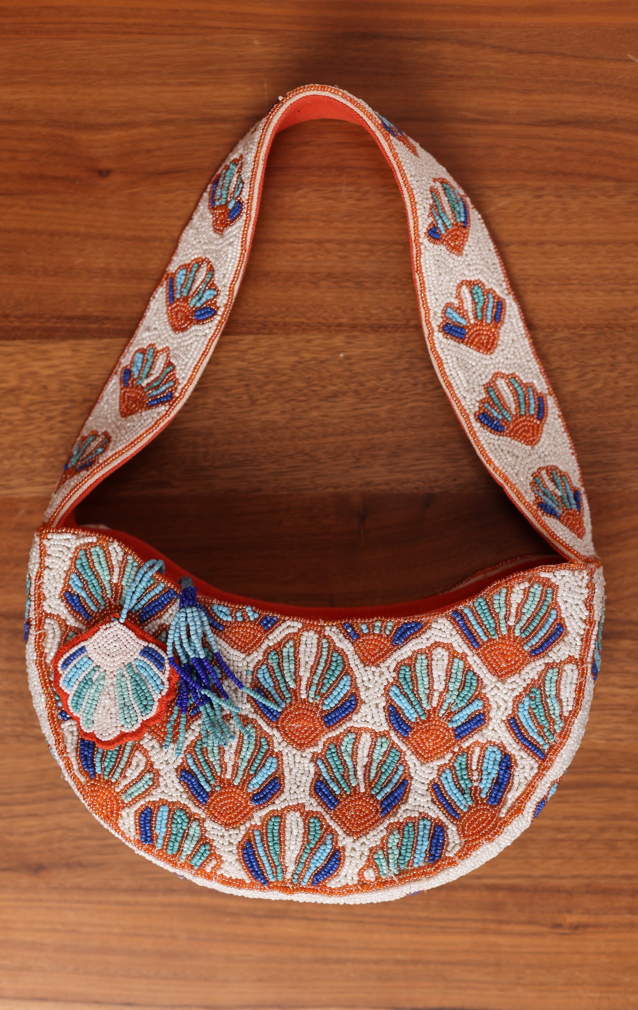 SHELL CRESCENTIC SHOULDER BAG