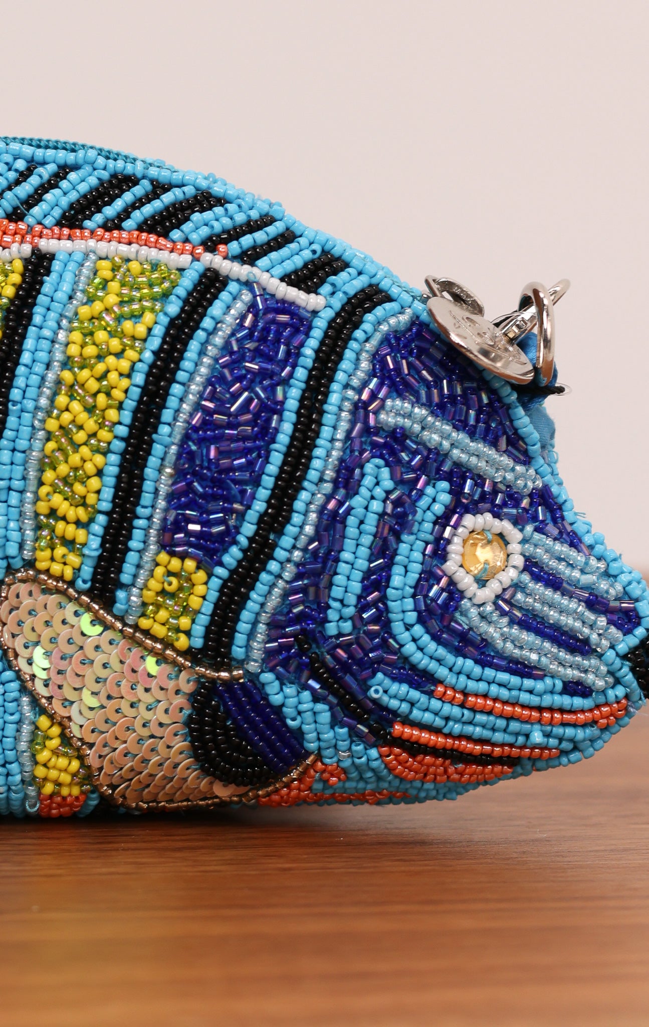EMBELLISHED ROYAL FISH CLUTCH