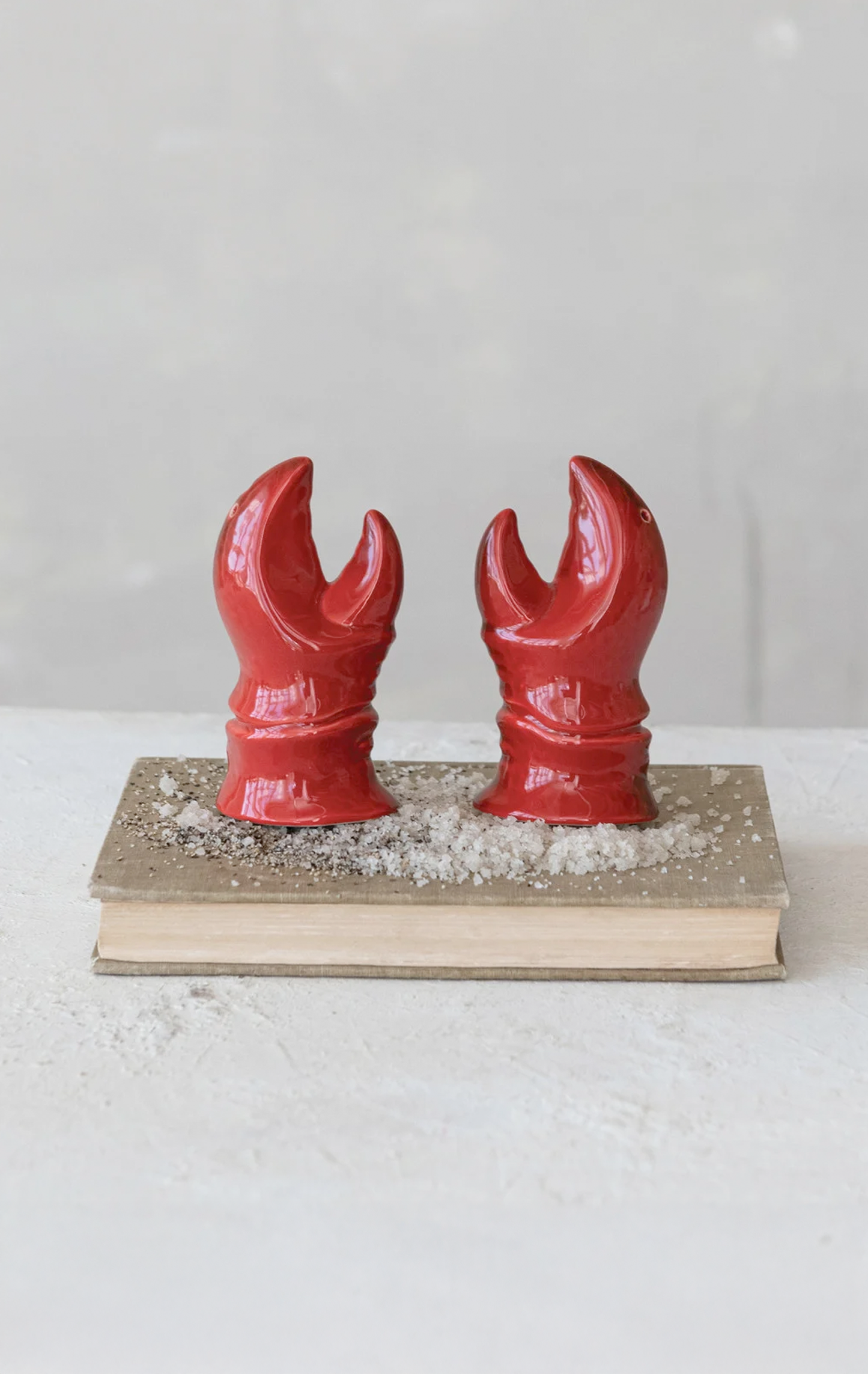 STONEWARE VINTAGE REPRODUCTION SALT & PEPPER SHAKERS, SET OF 2