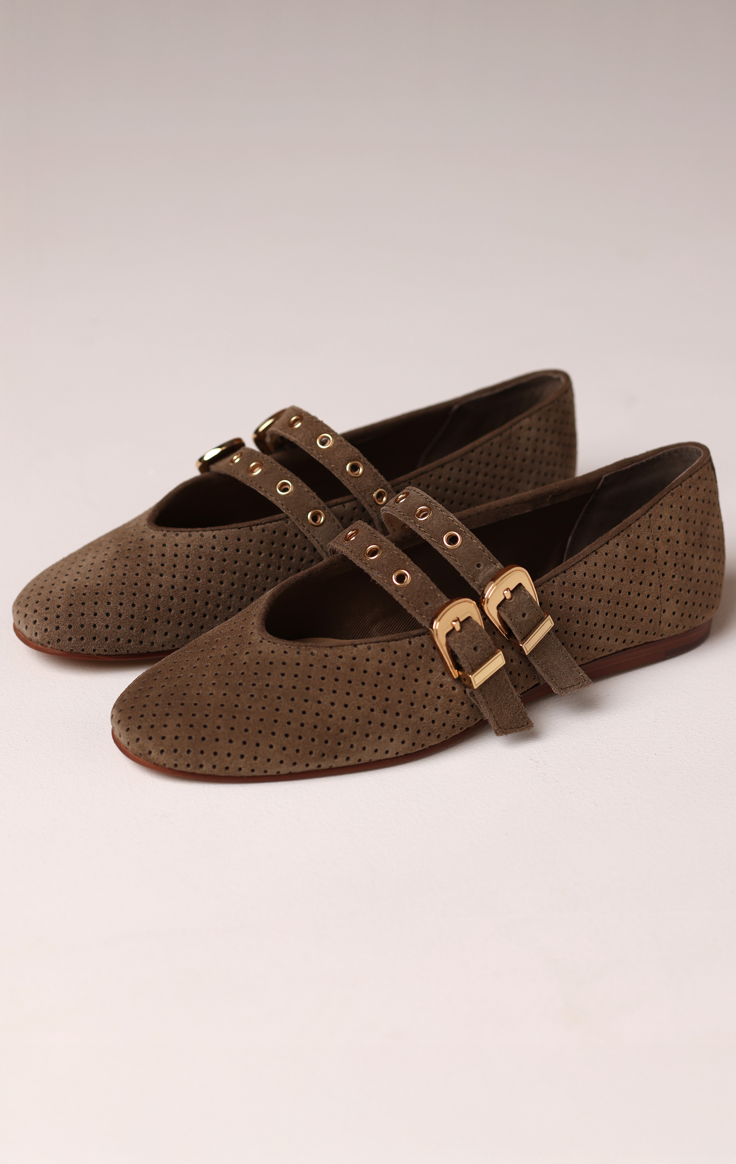 BAYLEE GROMMET FLAT OLIVE