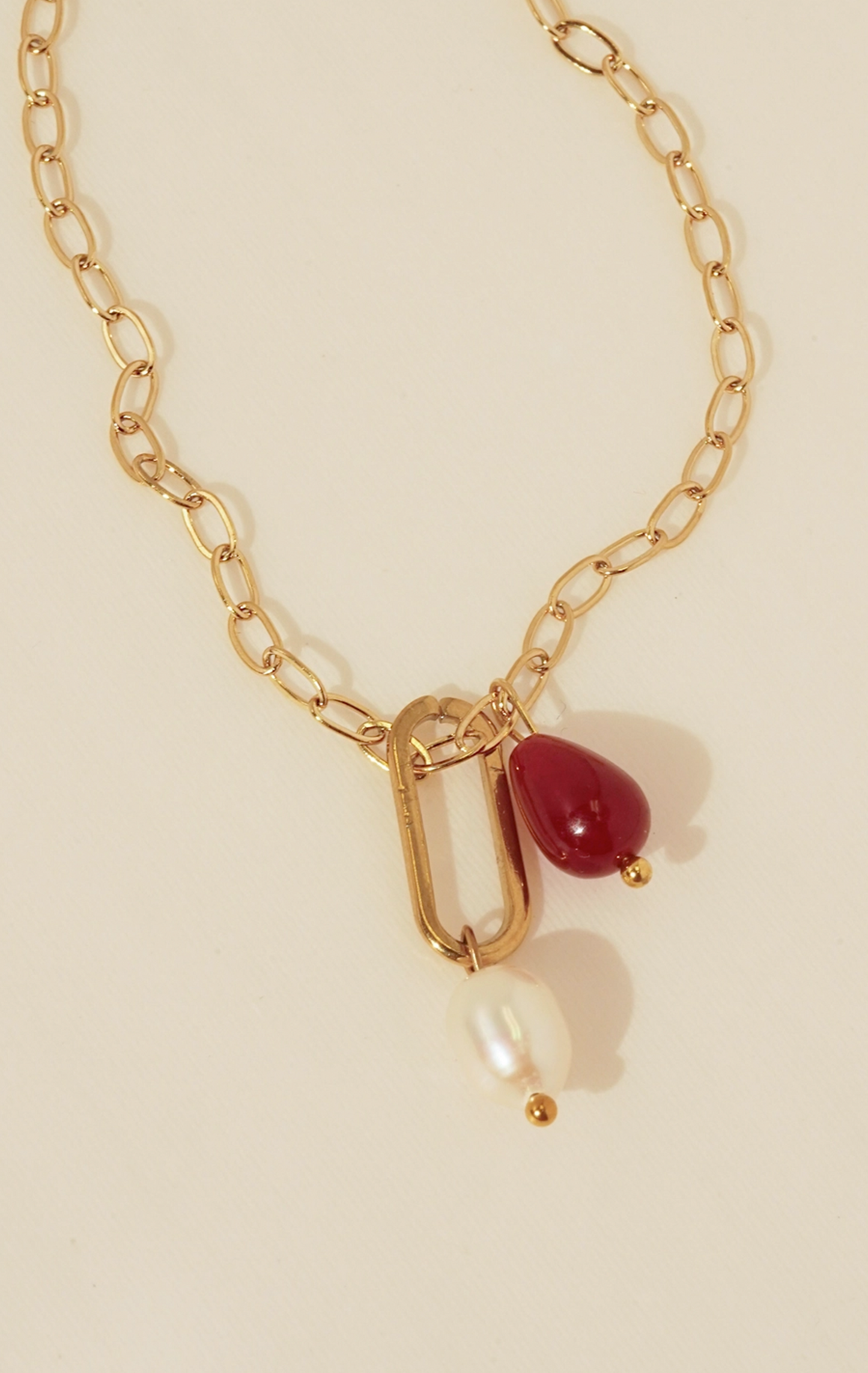 LISSIA NECKLACE
