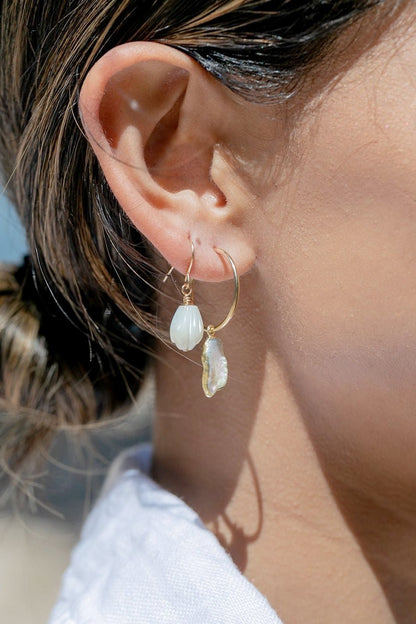 MINI BIWA PEARL HOOP EARRINGS - KAIMANA - -