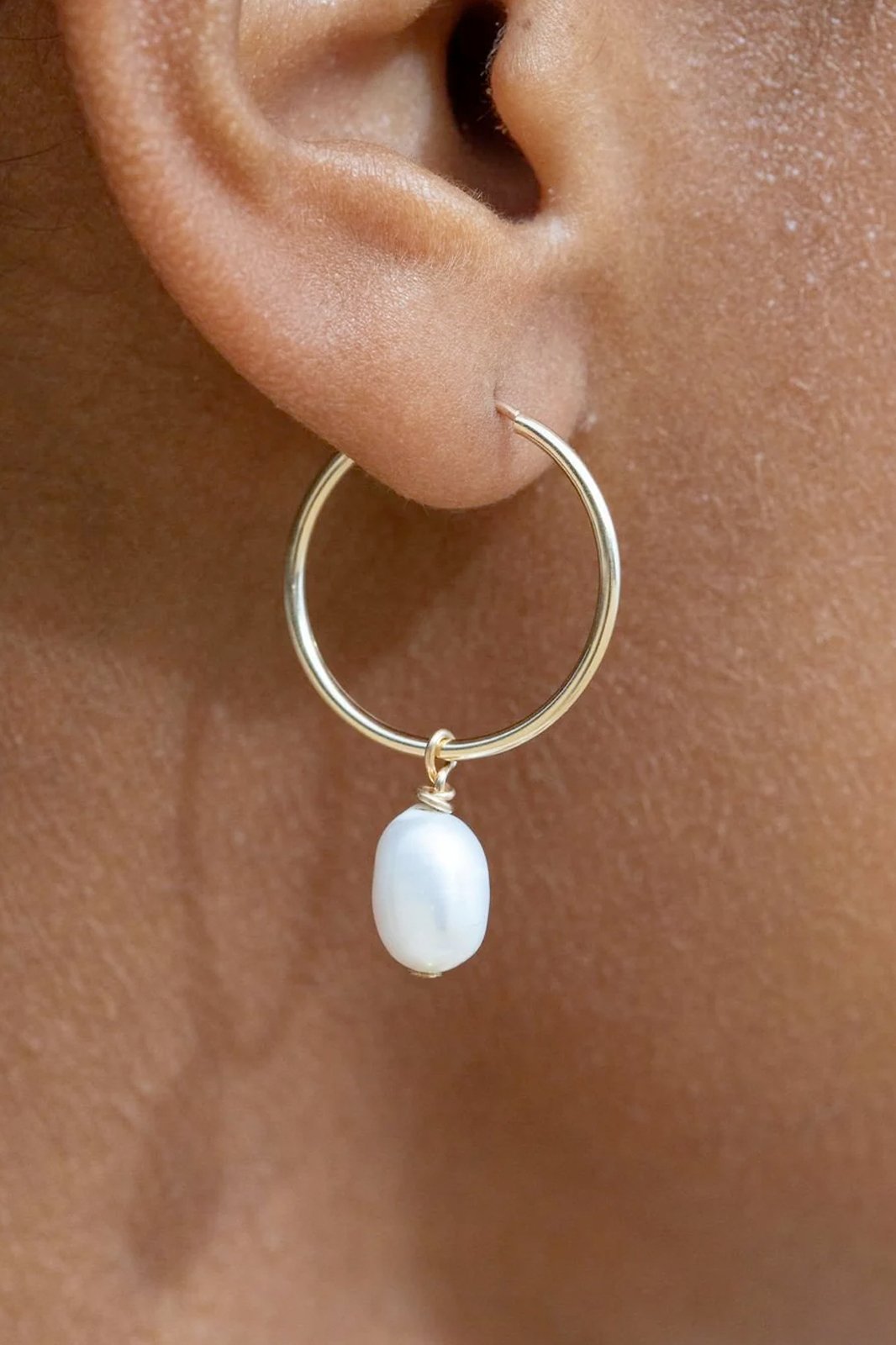 PEARL GOLD HOOP EARRINGS - KEILANI - PEARL