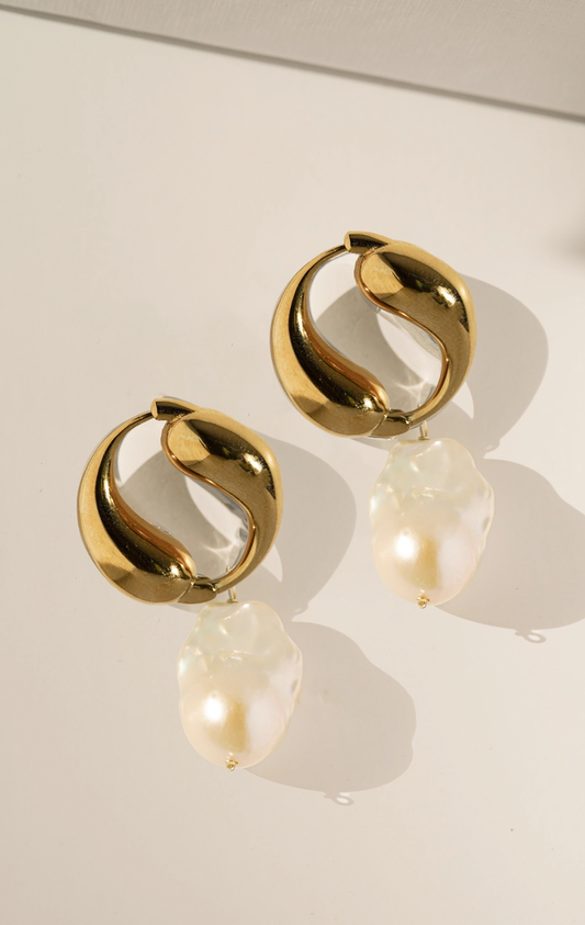 TWIST VEGAN PEARL EARRINGS